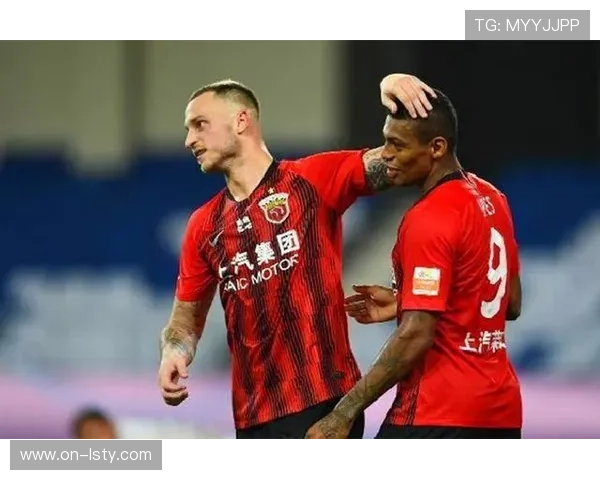 佩雷拉幽默回击对手赛前挑衅言论展现自信 佩雷拉幽默回击对手赛前挑衅言论展现自信